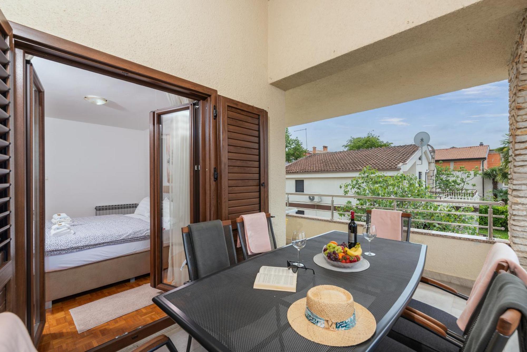 Apartments Marizela Poreč Eksteriør bilde